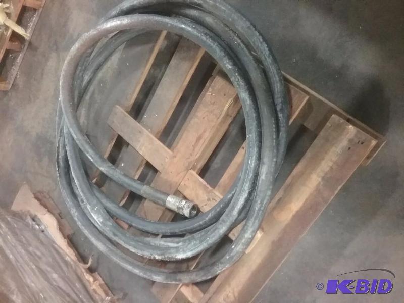 lot 513 image: Suction hose, 1-14" ID, approx. 48 len...