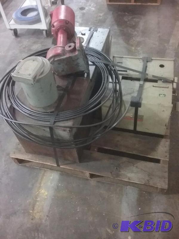 lot 520 image: (2) sump pumps with 12 hp 220440 Volts 1.9...