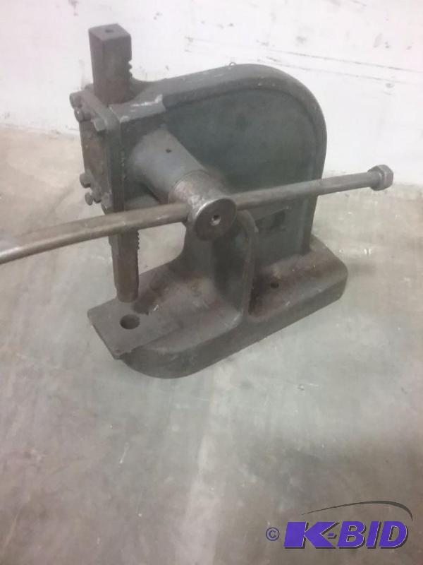 lot 525 image: Small arbor press, 1" x 1" ram, 5&q...