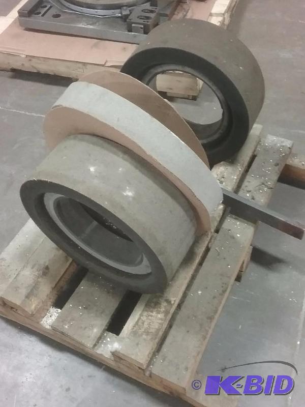 lot 544 image: Pallet of (3) large grinding wheels (2) 18&q...