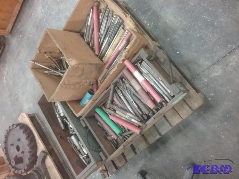 lot 575 image: Pallet of reamers, straight and spiral flute,...
