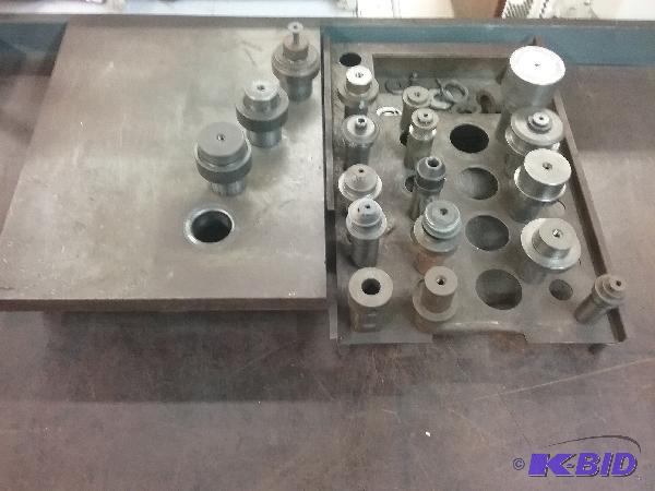 lot 61 image: Cast iron surface plate 14" x 18" w...