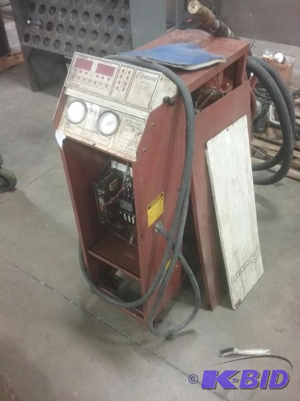 lot 612 image: Advantage model TSE MR-925RB mold temperature...