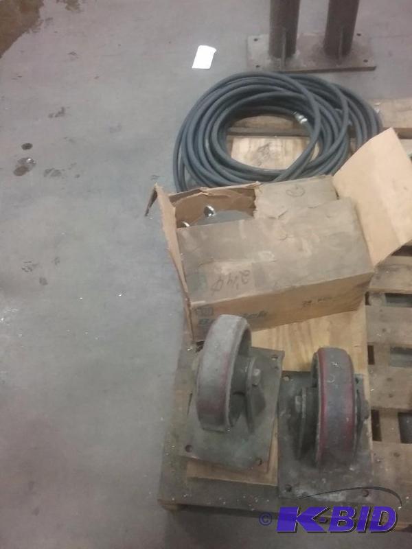 lot 613 image: (2) Nutting 8" dia. rubber tire fixed ca...
