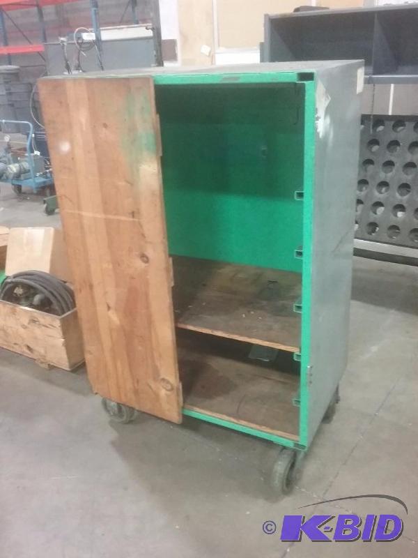 lot 618 image: Steel rolling cabinet, (2) wood shelves, (5) ...