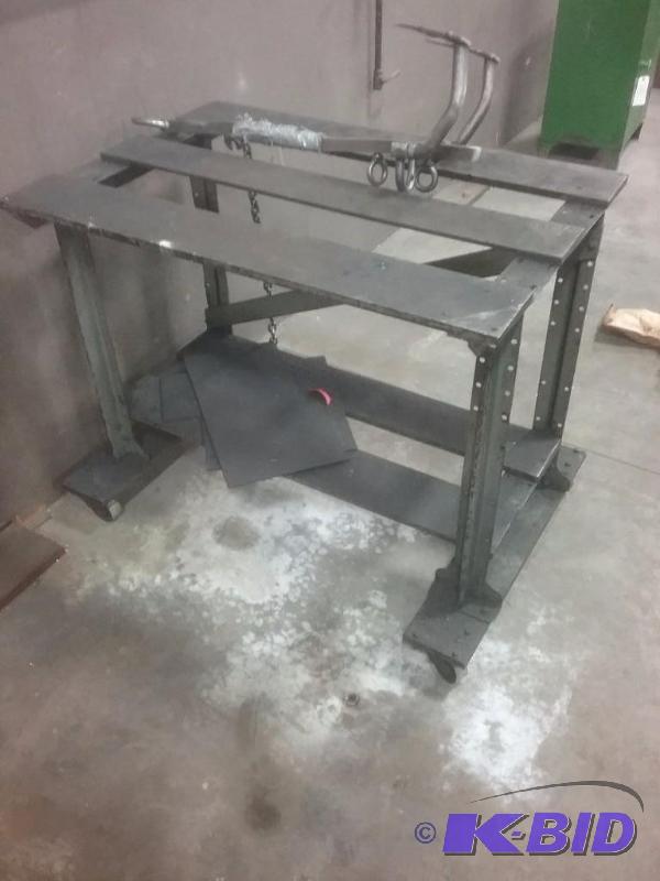 lot 621 image: Rolling steel bench, 40" x 28" x 33...