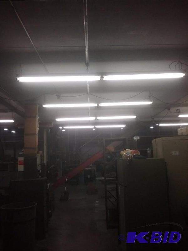 lot 634 image: (4)-fluorescent light fixtures, each fixture ...