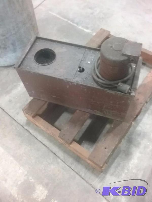 lot 657 image: Coolant tank with sump pump, 115 V, 10" ...