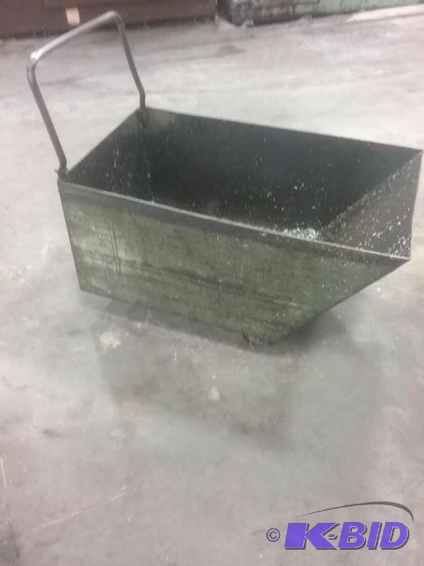 lot 662 image: Steel rolling bin cart, 24" x 42" x...