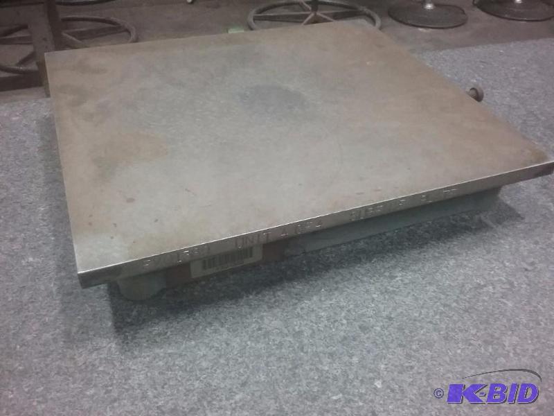 lot 686 image: Cast iron surface plate, 14" x 16",...