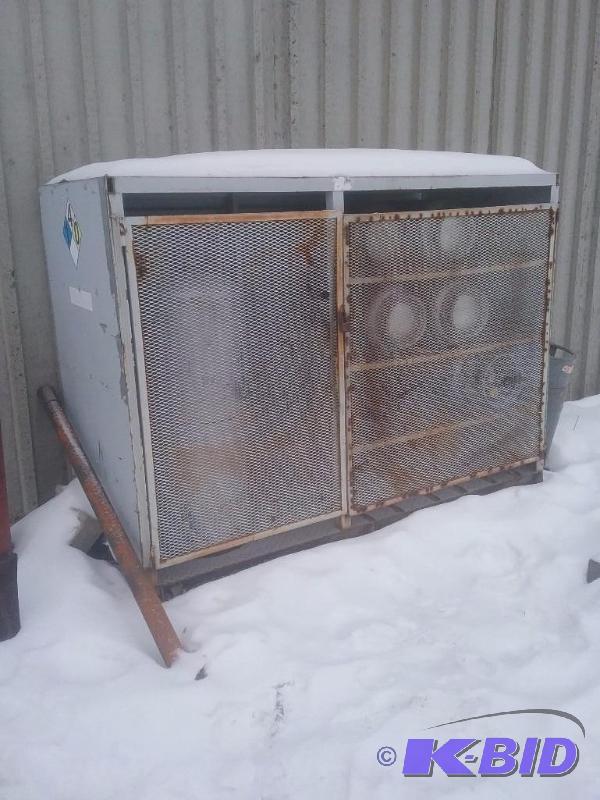 lot 696 image: Propane tank cage, 36" x 84" x 60&q...