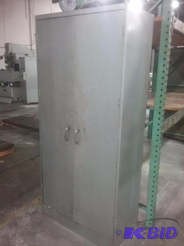lot 697 image: 2-door steel cabinet, (3) shelves, 18" x...