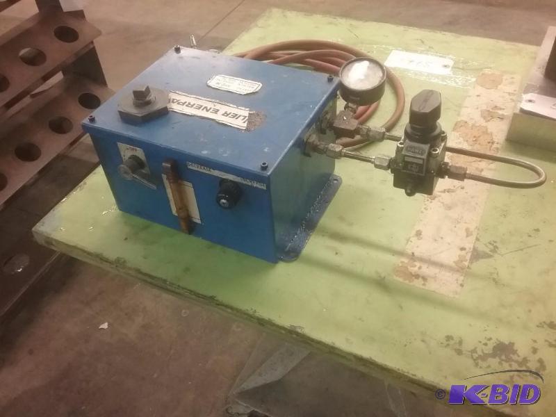 lot 701 image: Enerpac AHP-36 power unit, max. operating pre...