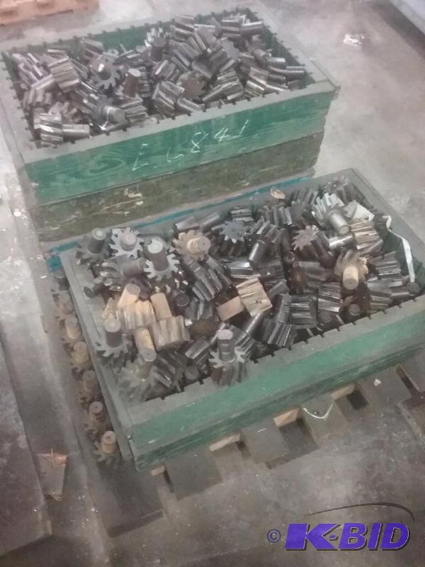 lot 704 image: (2) wooden boxes of brazed carbide insert mil...