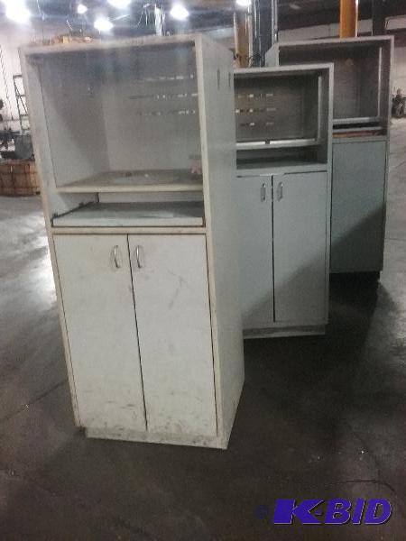 lot 72 image: (3) Rolling computer workstations. (2) are 24...