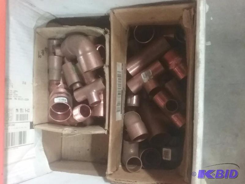 lot 734 image: Box of copper solder-on fittings, up to 1-12...