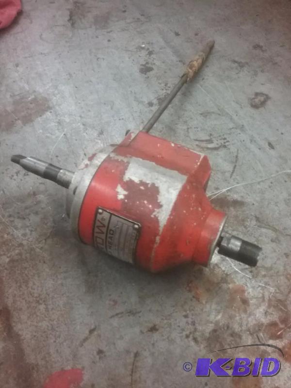 lot 760 image: Snow model A-12 tapping head, 0-14" cap...