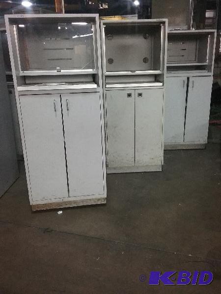lot 77 image: (3) Rolling computer workstations. (3) are 24...