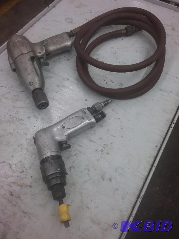lot 786 image: (2) pneumatic pistol grip drivers (1) Sioux ...