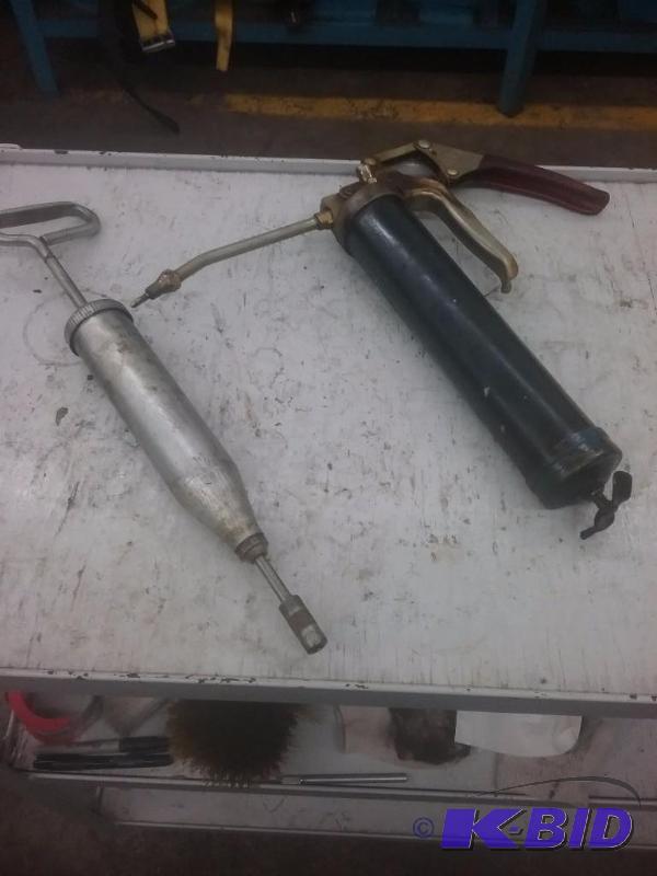 lot 806 image: (2) grease guns (1) Stewart Warner Alemite p...