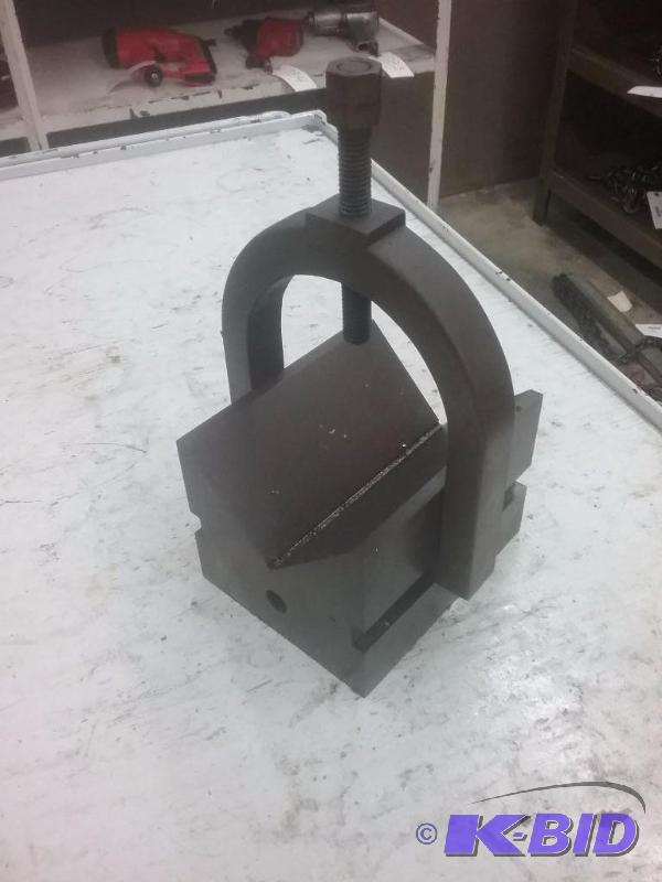 lot 810 image: V-Block 4" high x 4-12" x 5" ...
