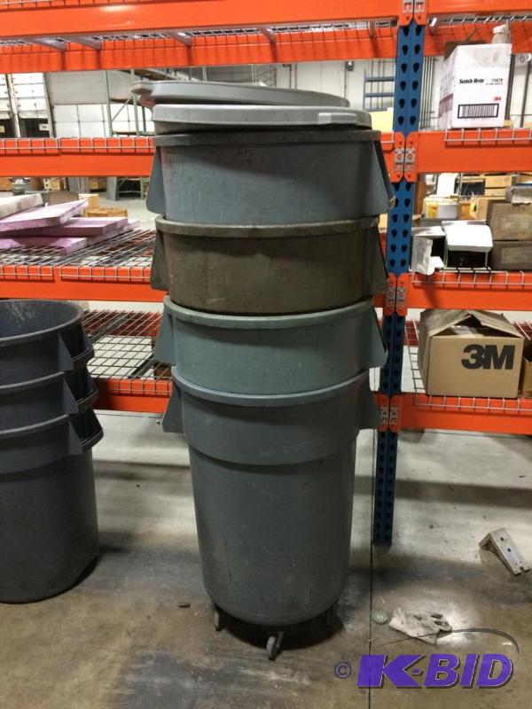lot 937 image: (4) Rubermaid Brute (or like type) garbage ca...