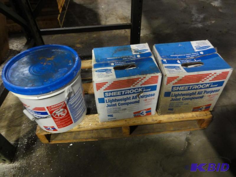 lot 960 image: USG Sheetrock Compounds to include (1) 34 F...