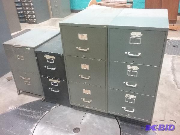 lot 109 image: (4) file cabinets. (2) 3-drawer 18&quot x 28...