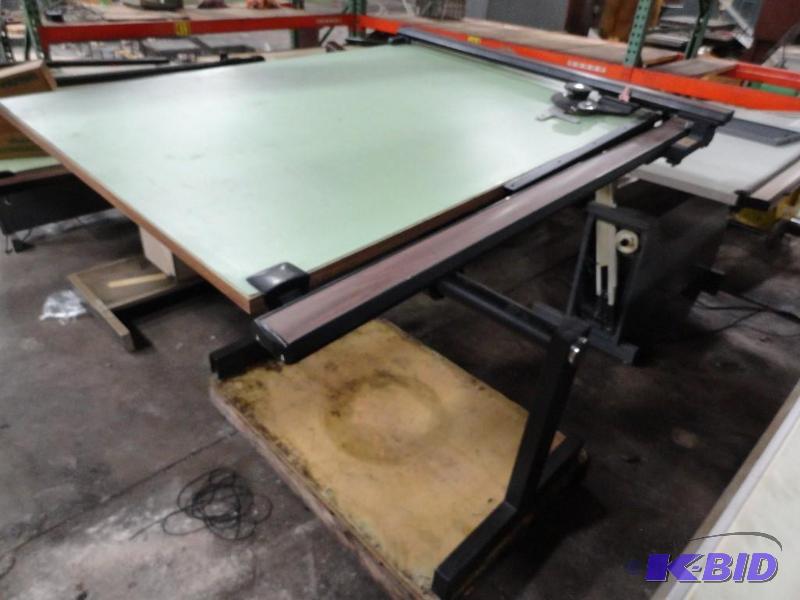 lot 266 image: Adjustable&nbspManual Drafting Table With Ap...