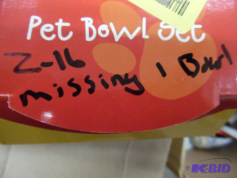 Pet bowl set