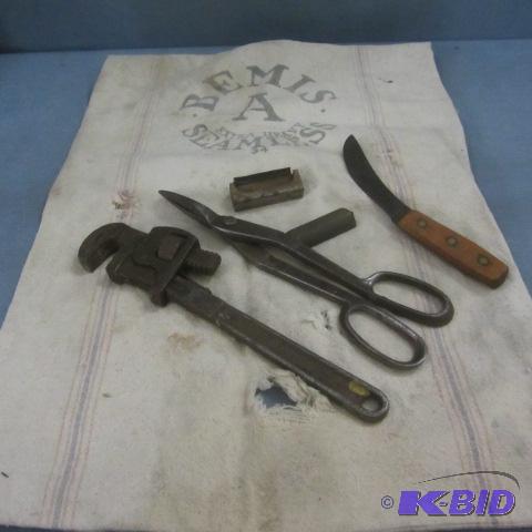 lot 110 image: Primitive Tools & Canvas Bag