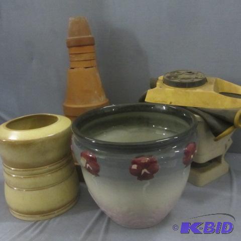 lot 118 image: Frankoma, Planters