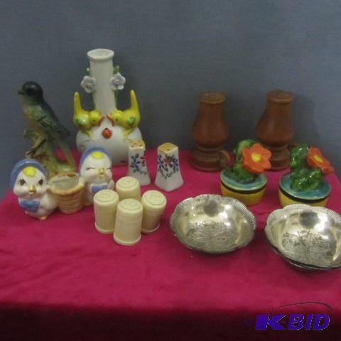 lot 27 image: Salt & Pepper Sets, Toothpick