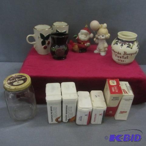 lot 28 image: Mustard, Toothpick Spice Boxes