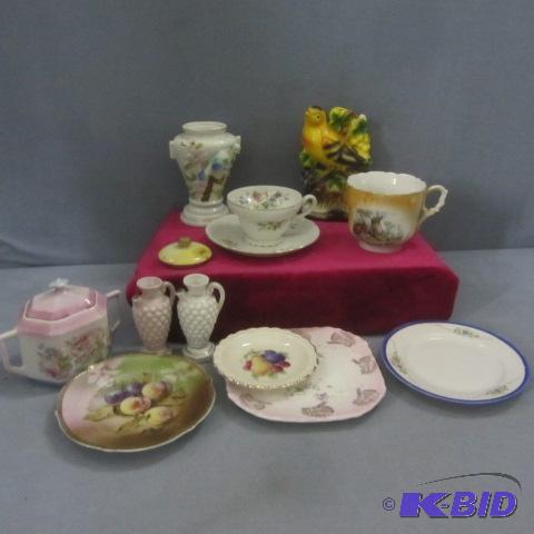 lot 42 image: Sugar, Birds, Vases, Cups