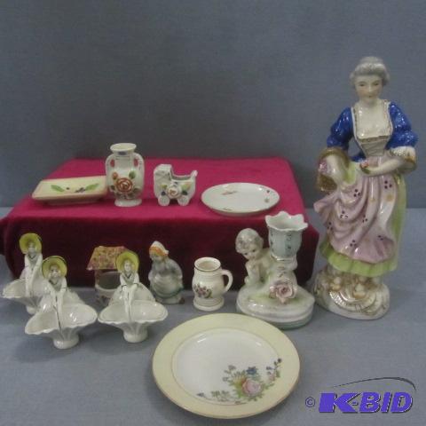 lot 46 image: Figurines, Occupied Japan