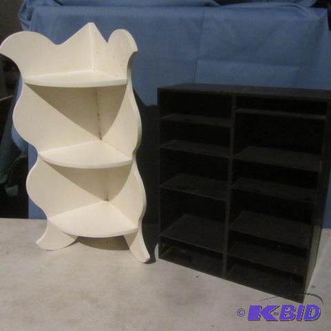 lot 52 image: Corner Shelf, Storage Shelf