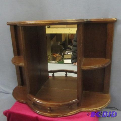 lot 53 image: Vintage Mirror Shelf