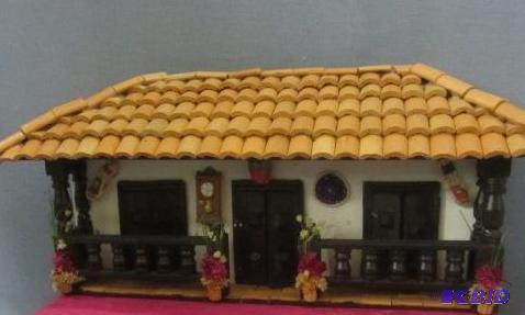 lot 54 image: Tile Roof Cottage Decor
