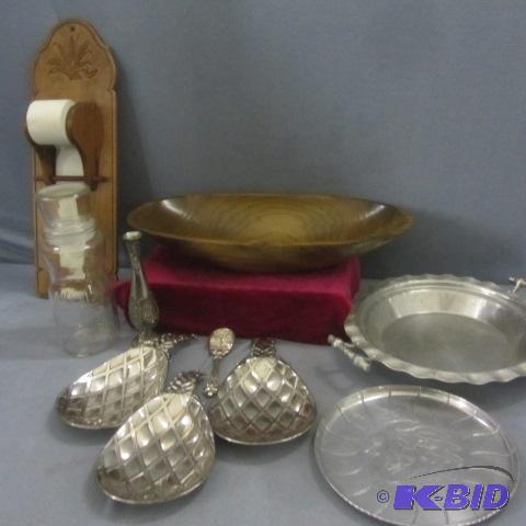 lot 58 image: Adirondack, Aluminum, Pineapple Bowls