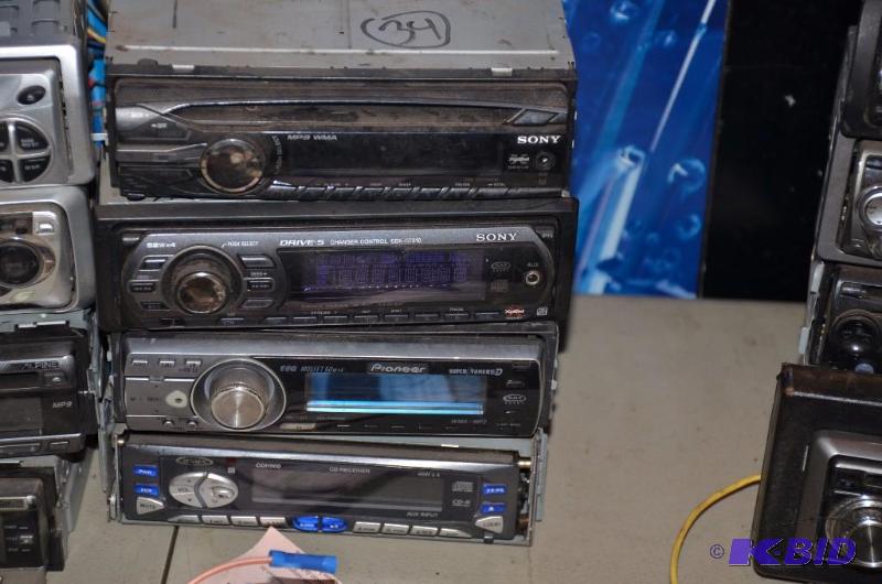 lot 34 image: 4 Car stereos Jensen CDH900 Sony CDX Sony CDX...