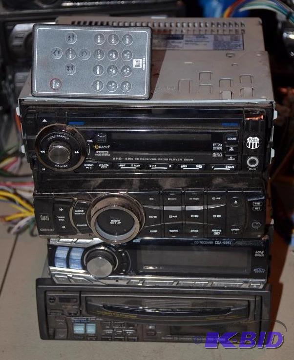 lot 40 image: 4 Car stereos 1 DUAL REMOTE Dual XHD420 Dual ...