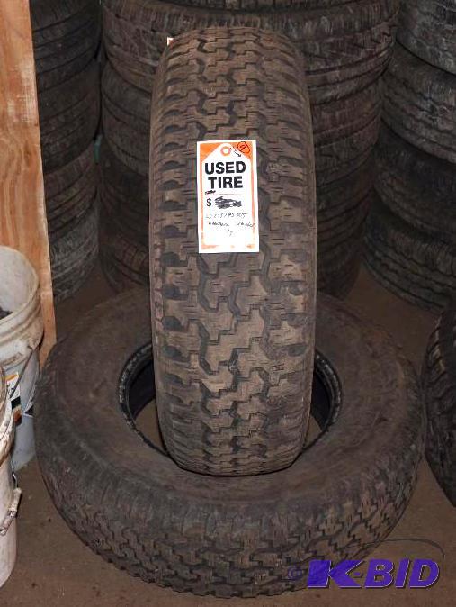 lot 9 image: 2 Goodyear 23575R15 &nbsp832 Bidders resp...