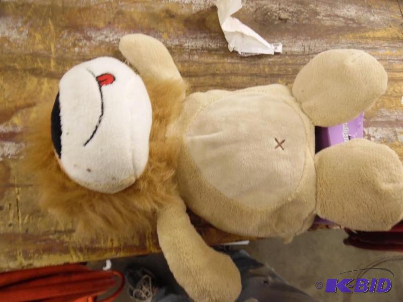 Stuffed lion toy
