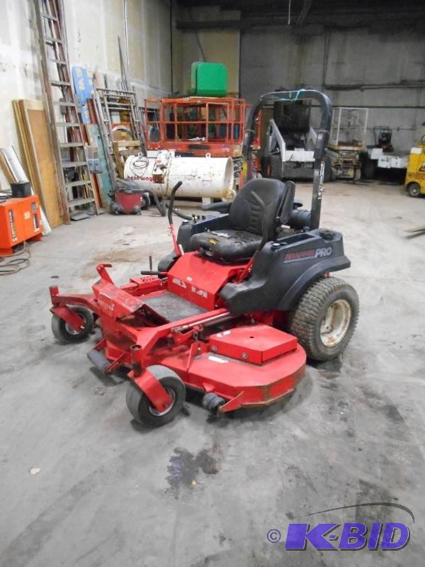 Snapper Pro Commercial Zero Turn Lawnmower. 72 cut.