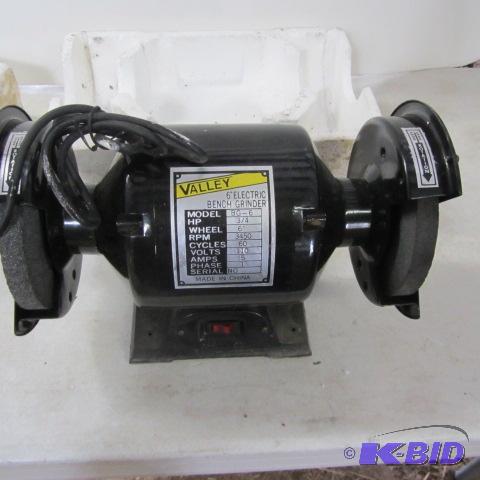 lot 1 image: New Bench Grinder