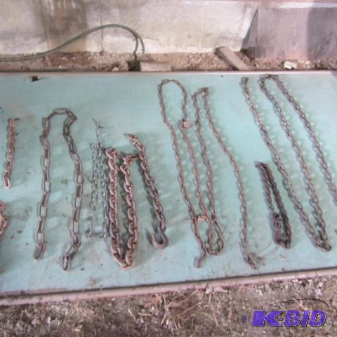 lot 108 image: Log Chain Sections