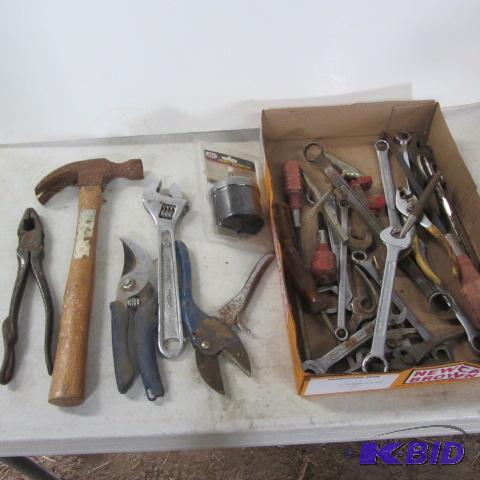 lot 11 image: Adjustable & Combo Wrenches