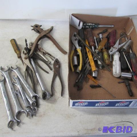 lot 114 image: Nut Busters, Allen Wrenches