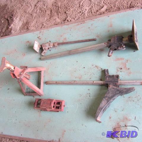 lot 131 image: Jack Stands, Jacks